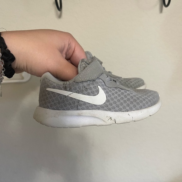 Grey Nike Running shoes - Picture 1 of 4